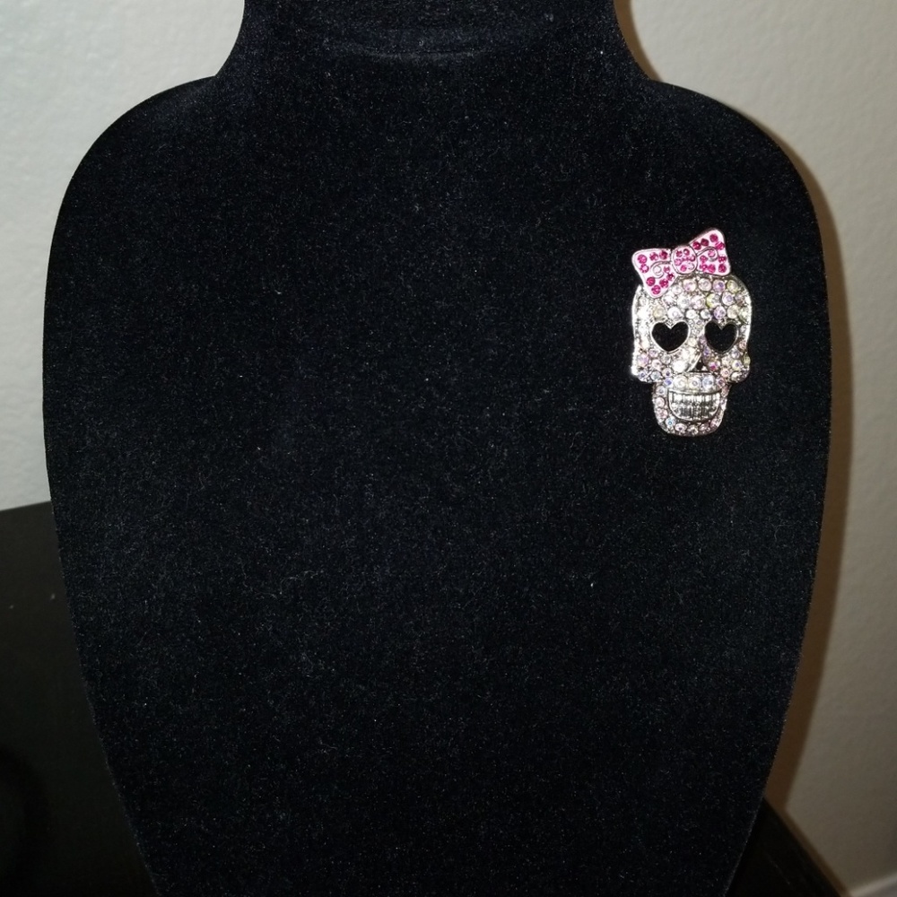 Betsey johnson brooch